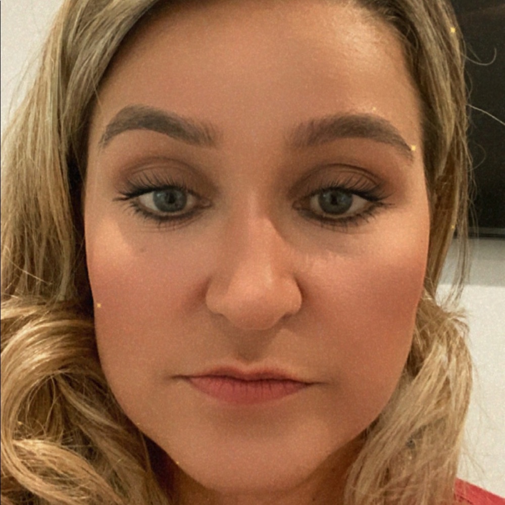 Meet your Posher, Thais